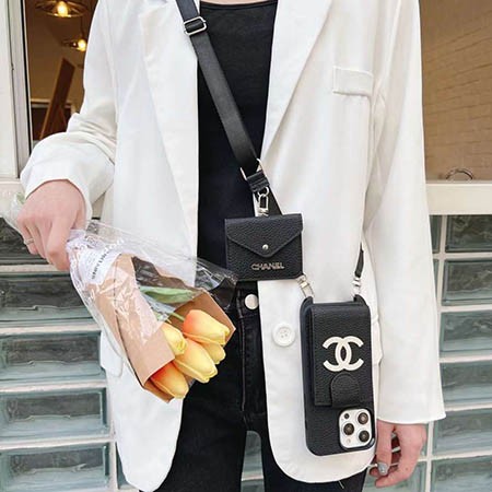 ストラップ付き chanel ケース