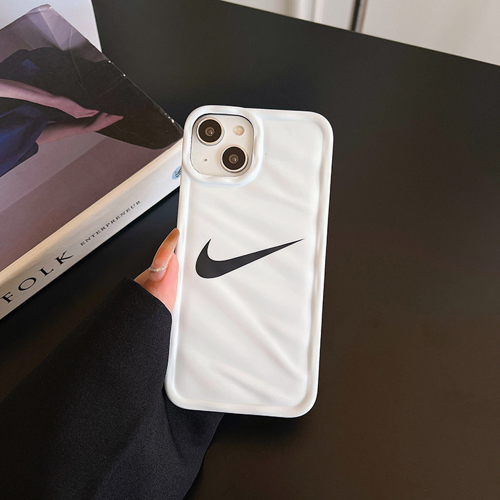 アイフォン 14 プラス スマホケース ブランドロゴ nike ナイキ