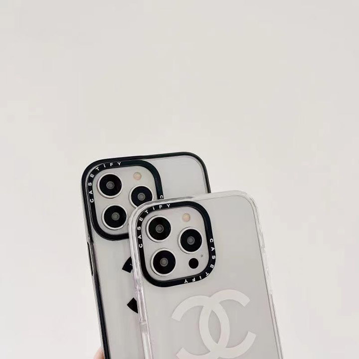 chanel 字母プリント iphone 15プラス